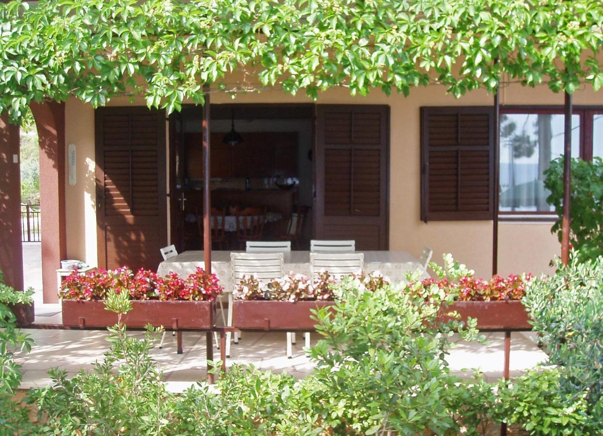 Apartments By The Sea Nemira, Omis - 5884 Tice Ngoại thất bức ảnh