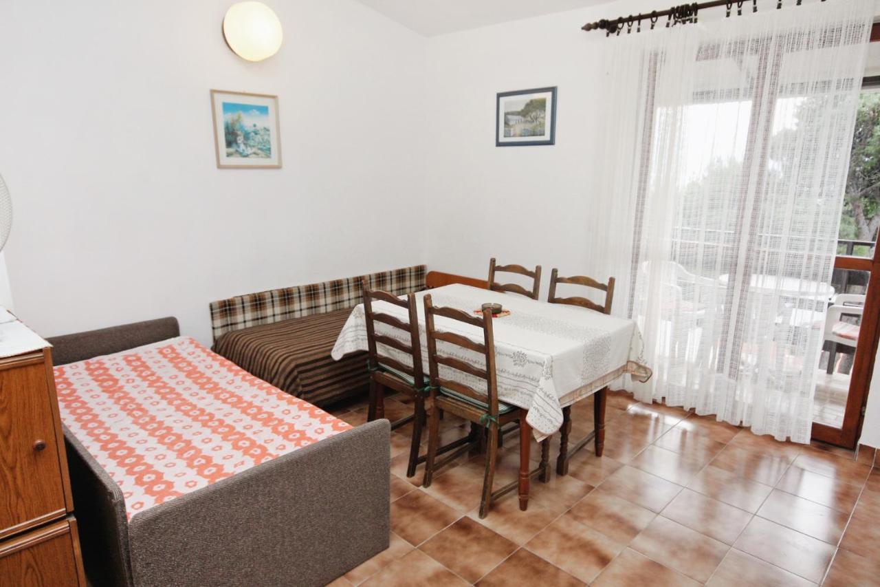 Apartments By The Sea Nemira, Omis - 5884 Tice Ngoại thất bức ảnh